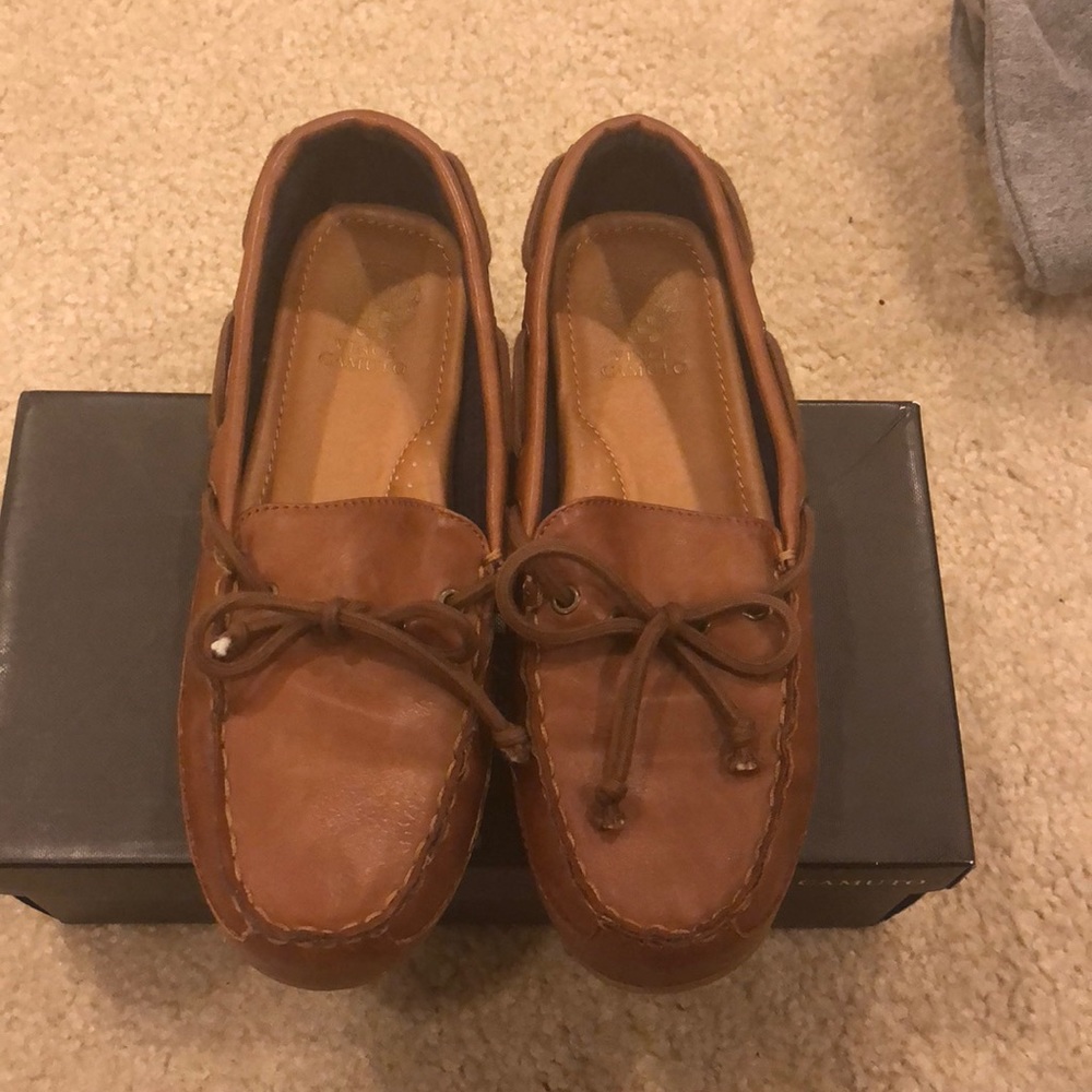 VINCE CAMUTO Loafers